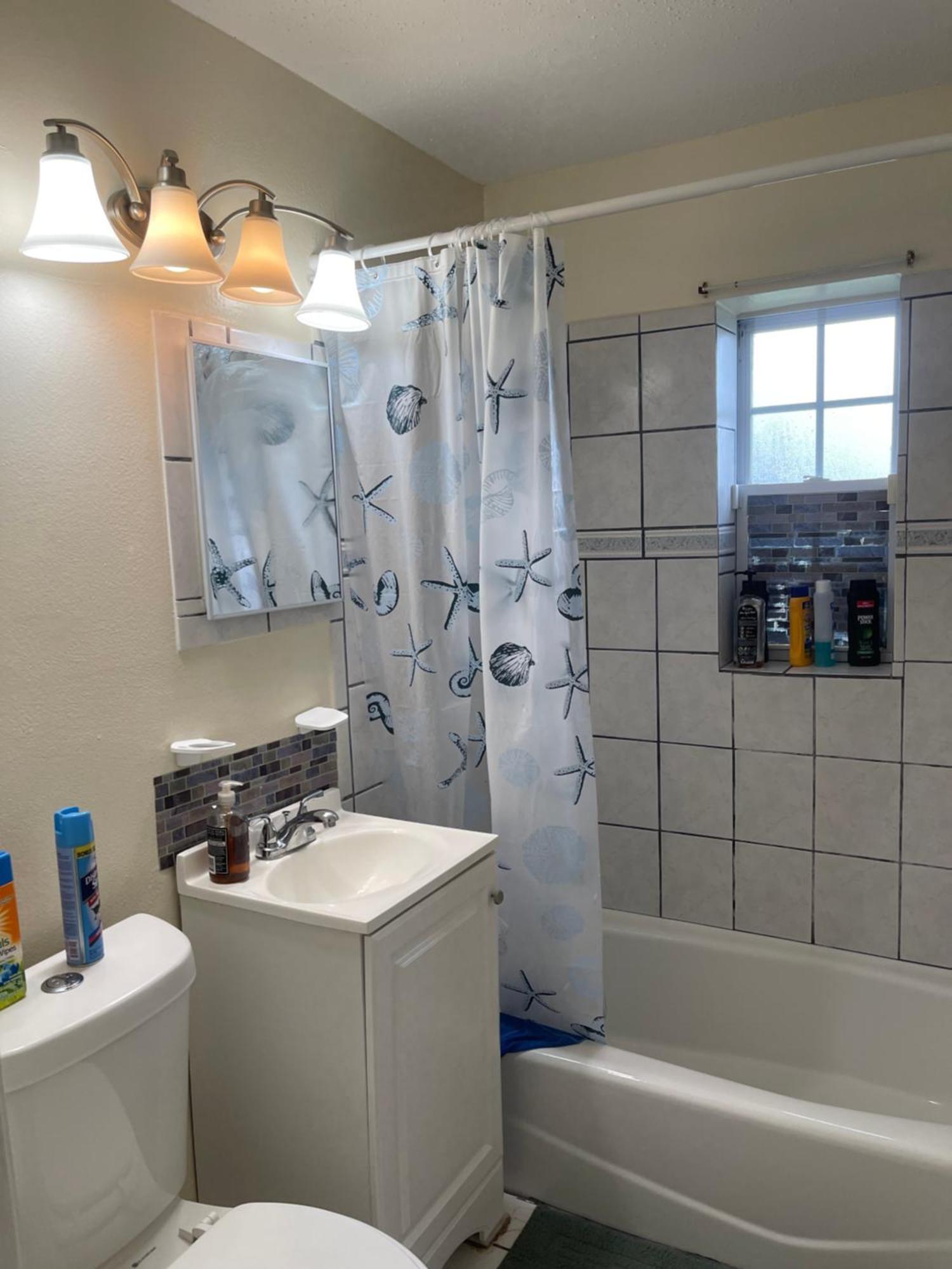 Private Queen Bedroom C Shared Common Spaces 皮尔斯堡 外观 照片